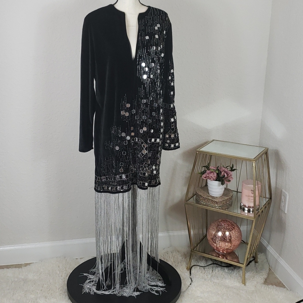 VELVET EMBELISHED FRINGE DRESS